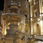 Fontana dei Delfini e Palazzo Comunale - Ph: Massimo Renzi